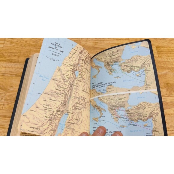 Vintage King James Holy Bible Red Letter Edition Thomas Nelson 1984 Softcover - Picture 6 of 11